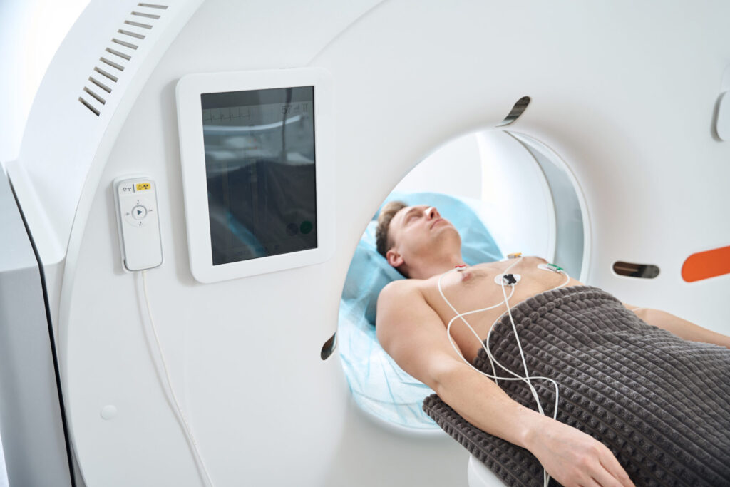 胸部CT検査で早期発見を。レントゲンでは見つけにくい異常をしっかりチェック